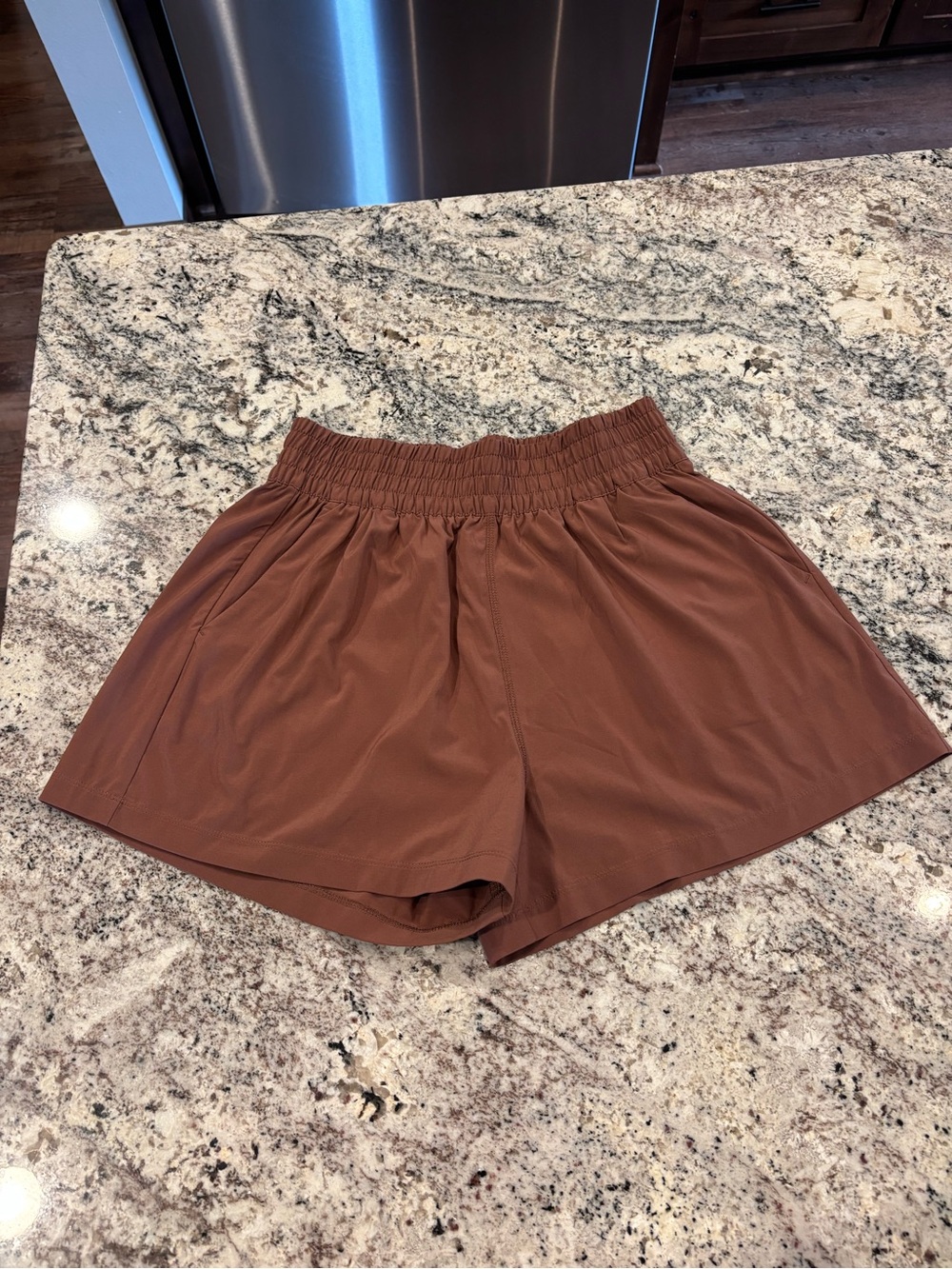 Vuori Women's Elastic Waist Athletic Shorts